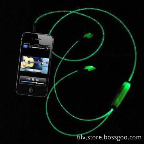 2014 Nice flashing earphone with noise cancelling